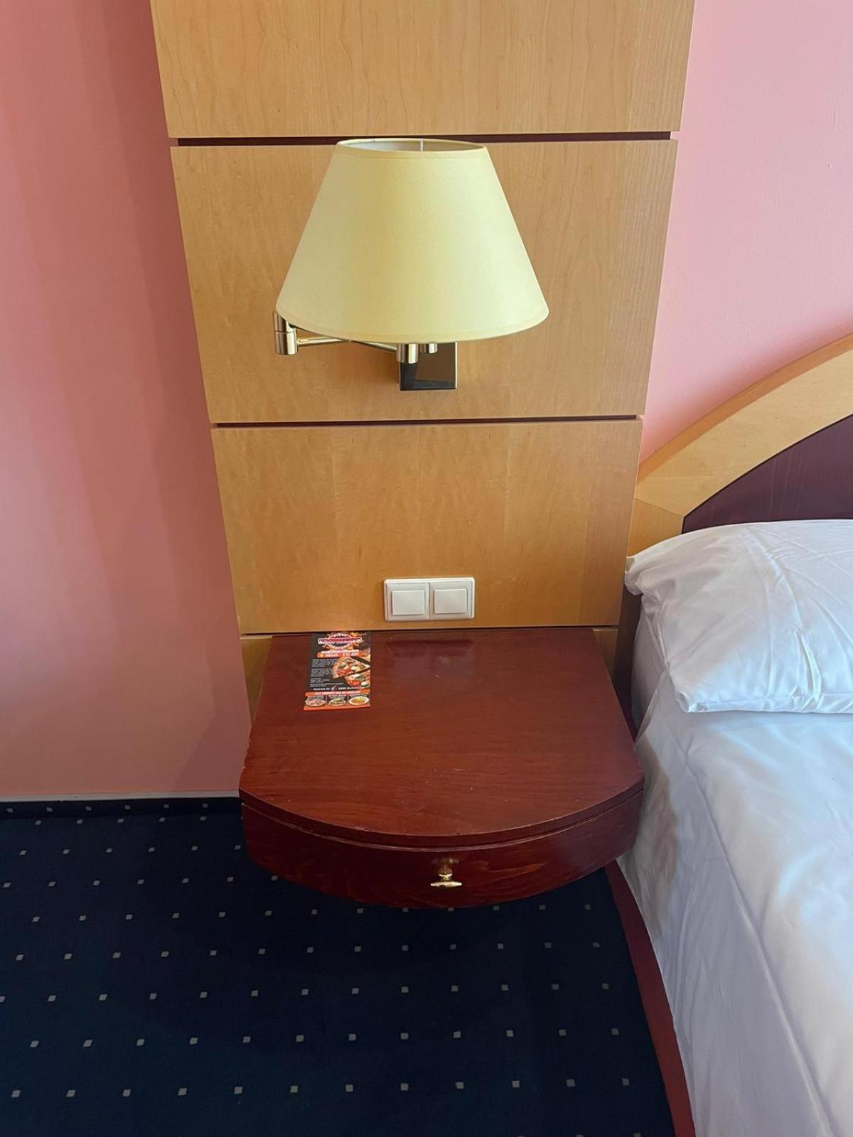 Eventhaus Aparthotel Panzweiler Buitenkant foto