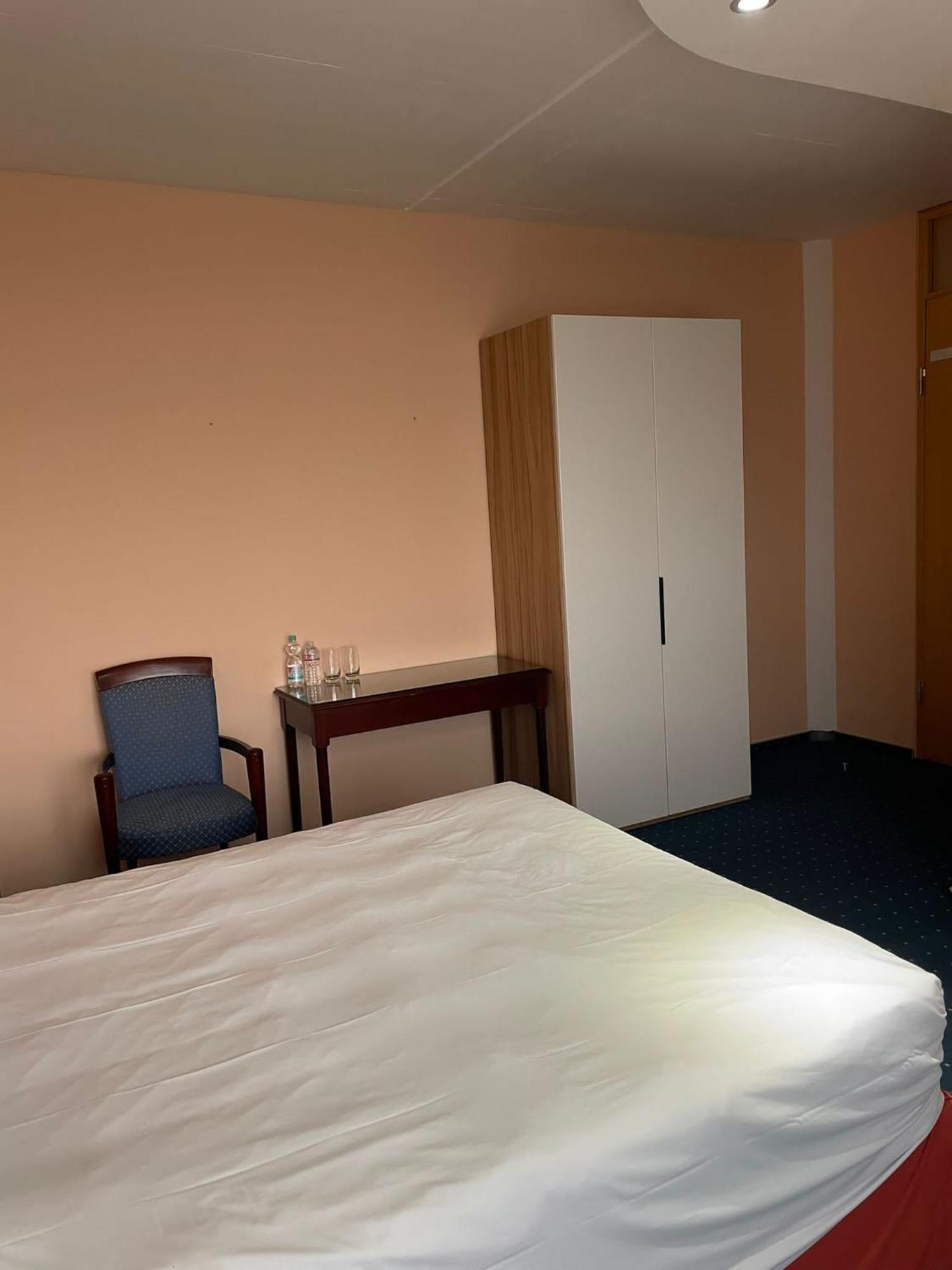 Eventhaus Aparthotel Panzweiler Buitenkant foto