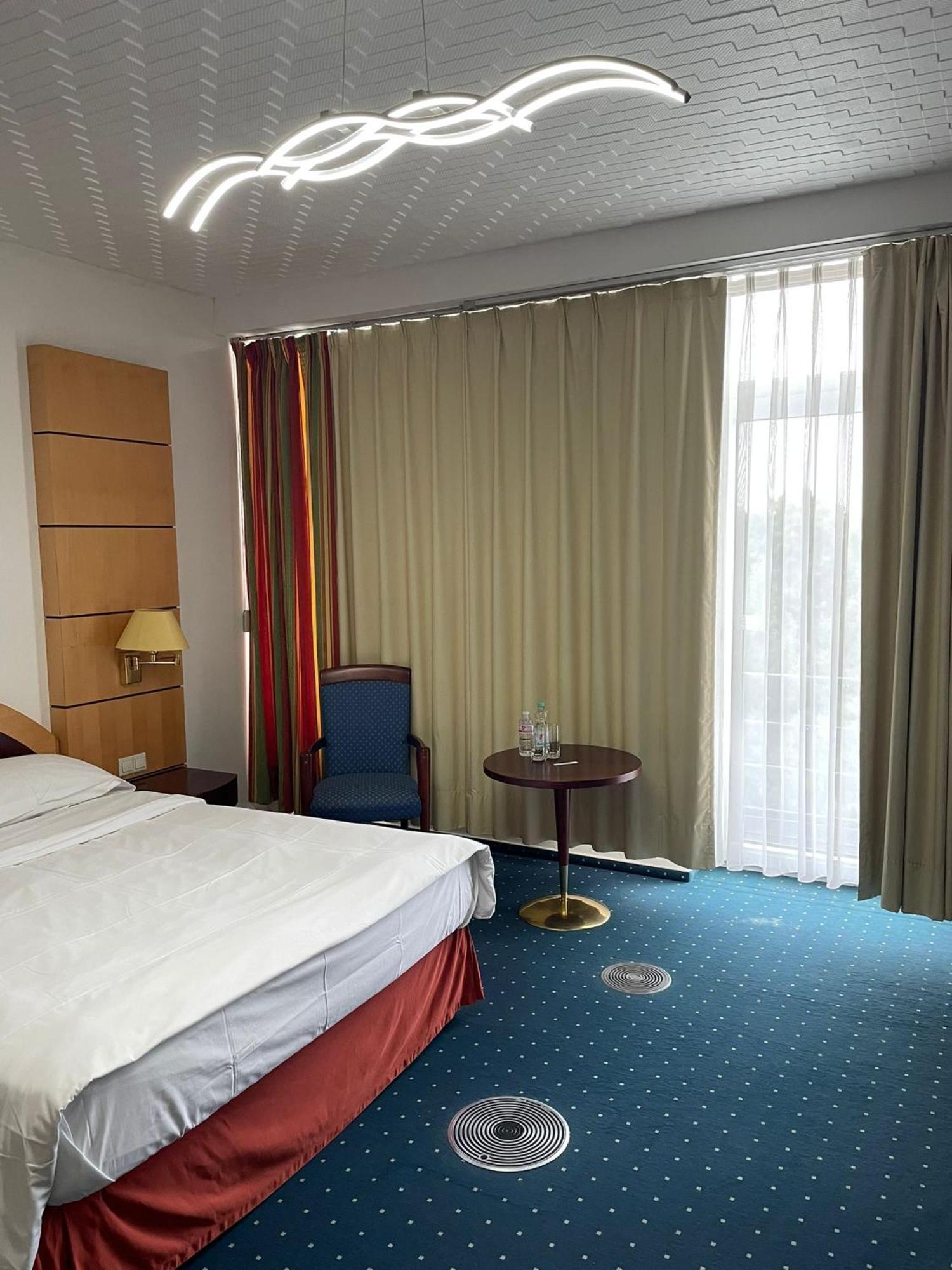 Eventhaus Aparthotel Panzweiler Buitenkant foto