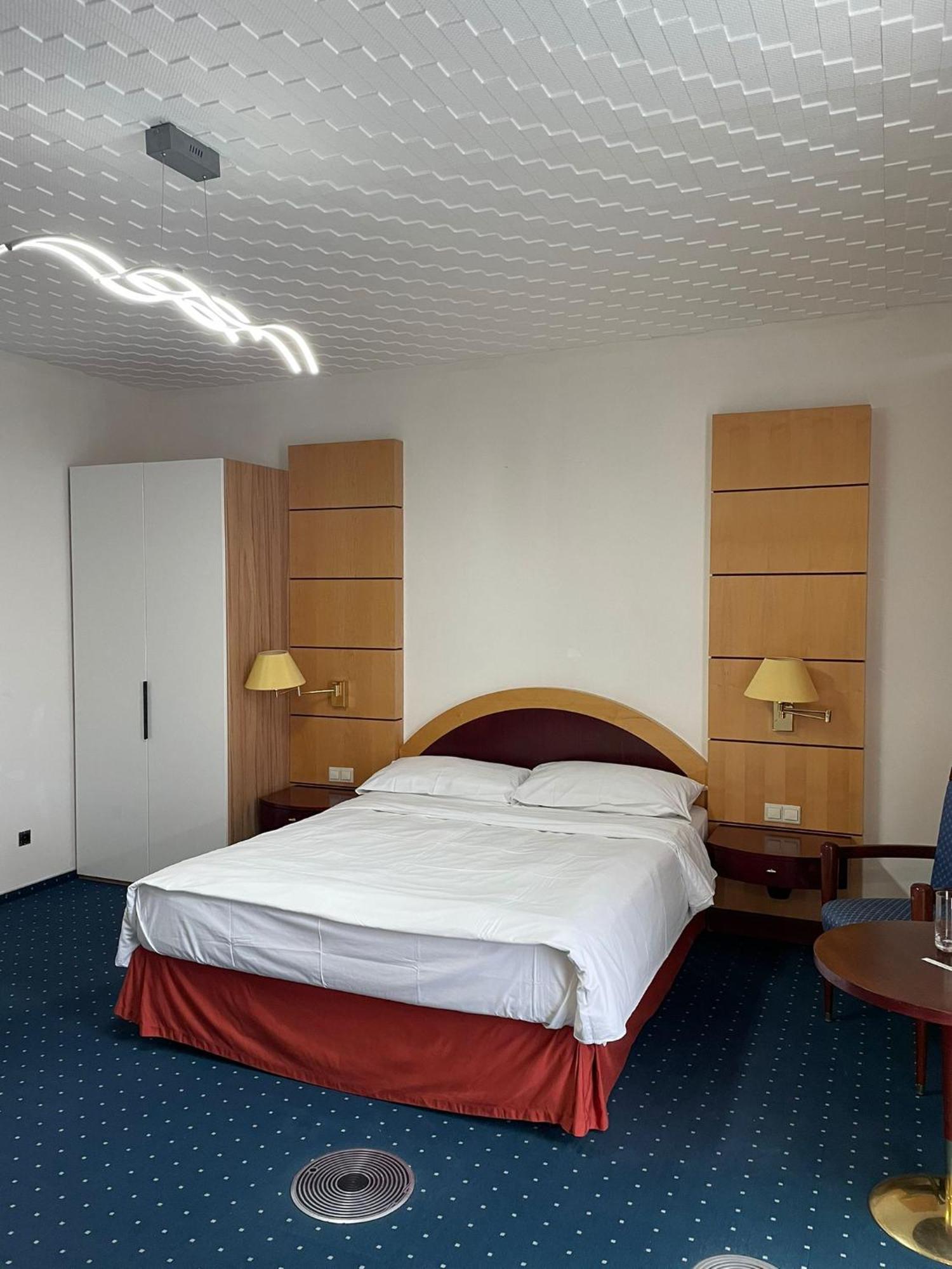Eventhaus Aparthotel Panzweiler Buitenkant foto